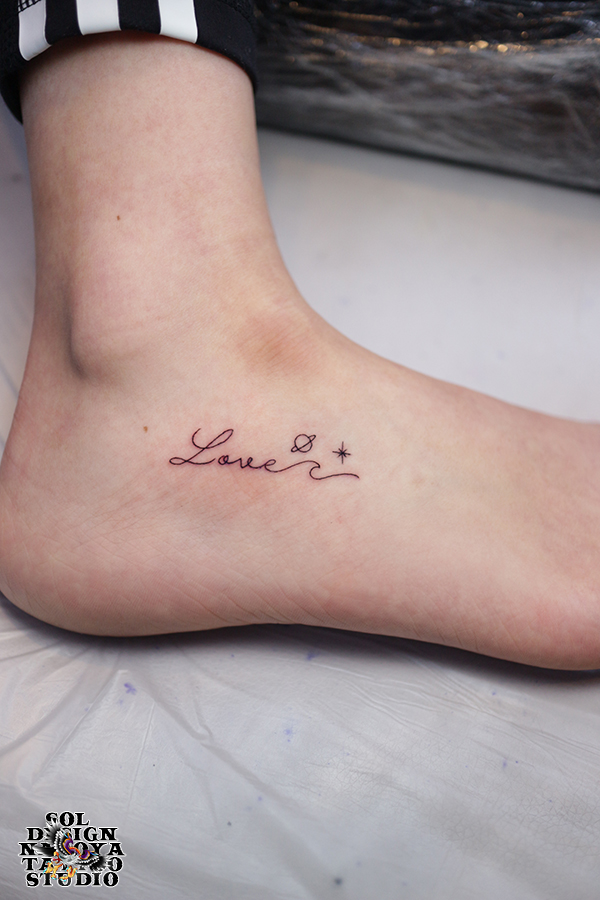 名古屋　タトゥー　女性